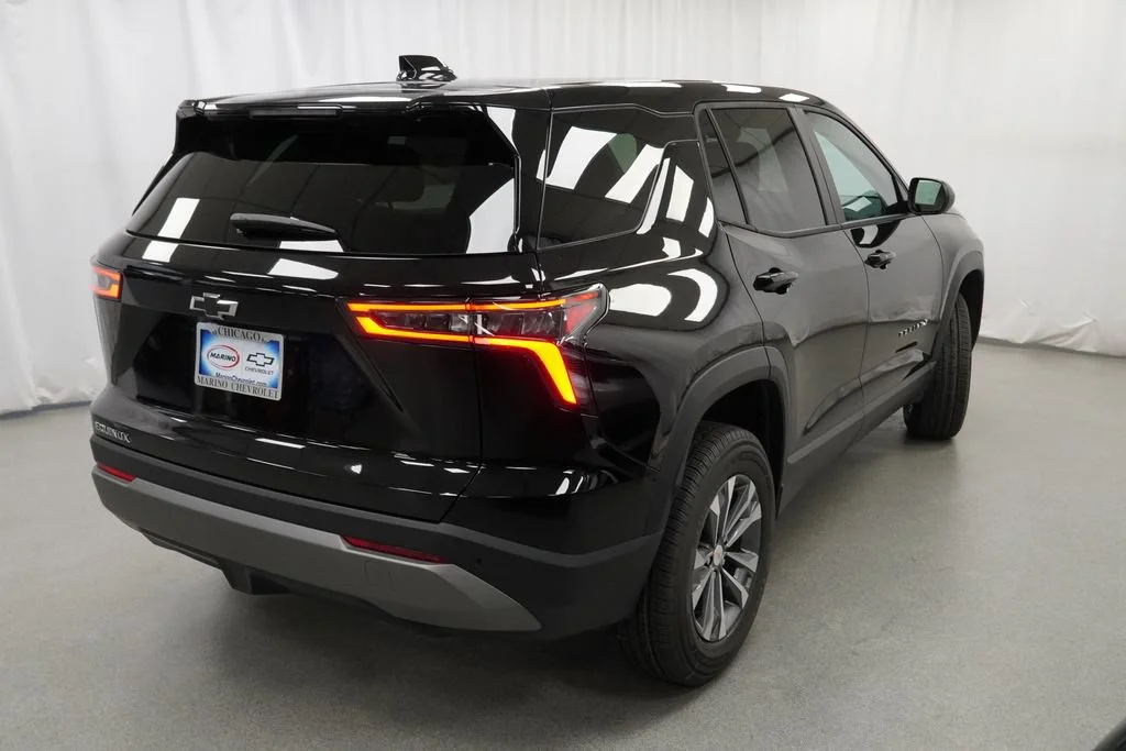 New 2027 Mosaic Black Metallic Chevrolet LT image 2