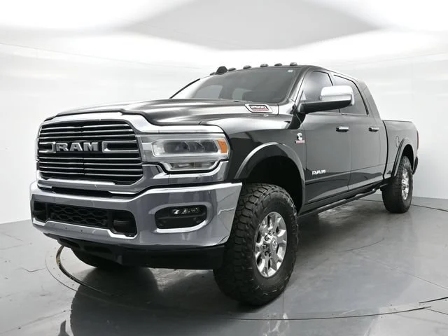 Used 2022 Diamond Black Crystal Pearlcoat Ram Laramie image 3