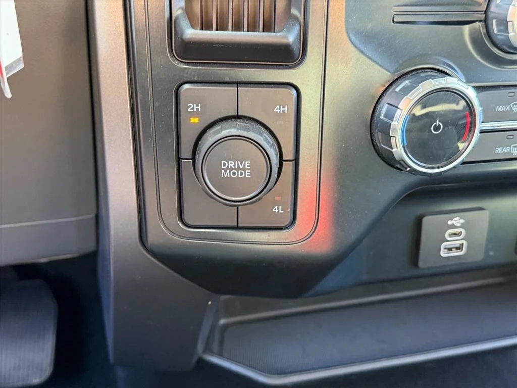 Used 2025 Blue Ford XLT image 24