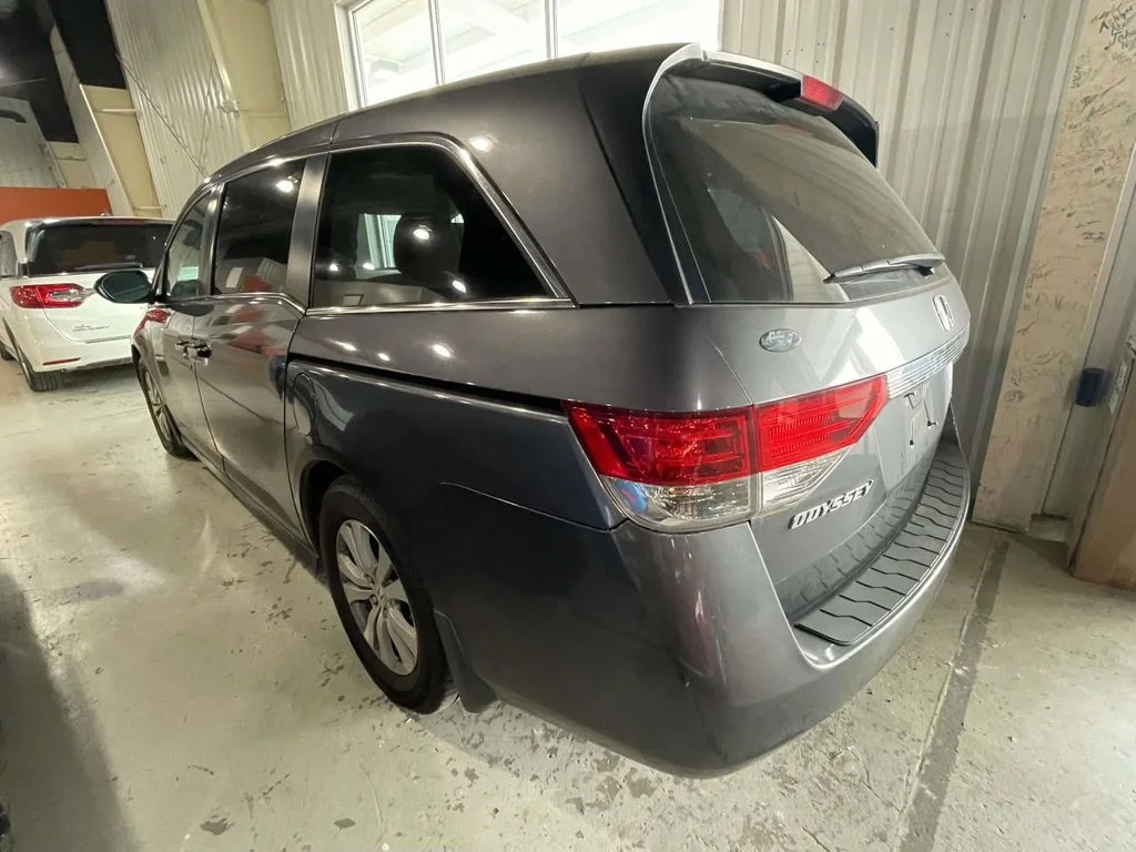 Used 2016 Gray Honda SE image 4
