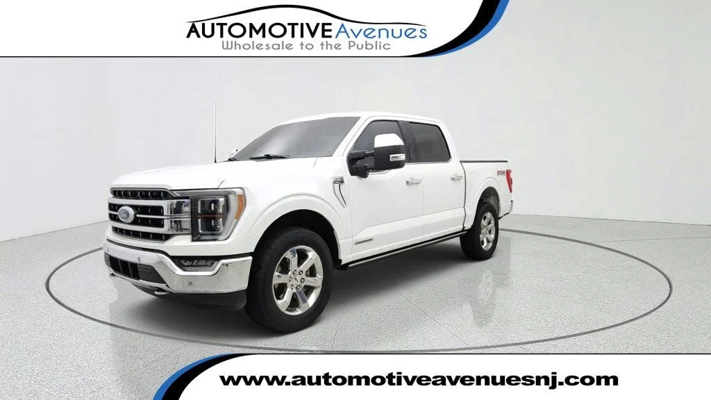 Used 2023 Star White Metallic Tri-Coat Ford LARIAT 4WD SuperCrew 5.5