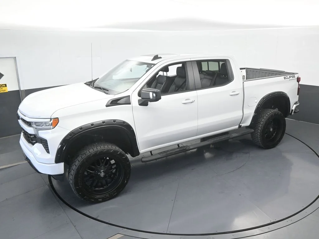 Used 2022 Summit White Chevrolet RST image 53