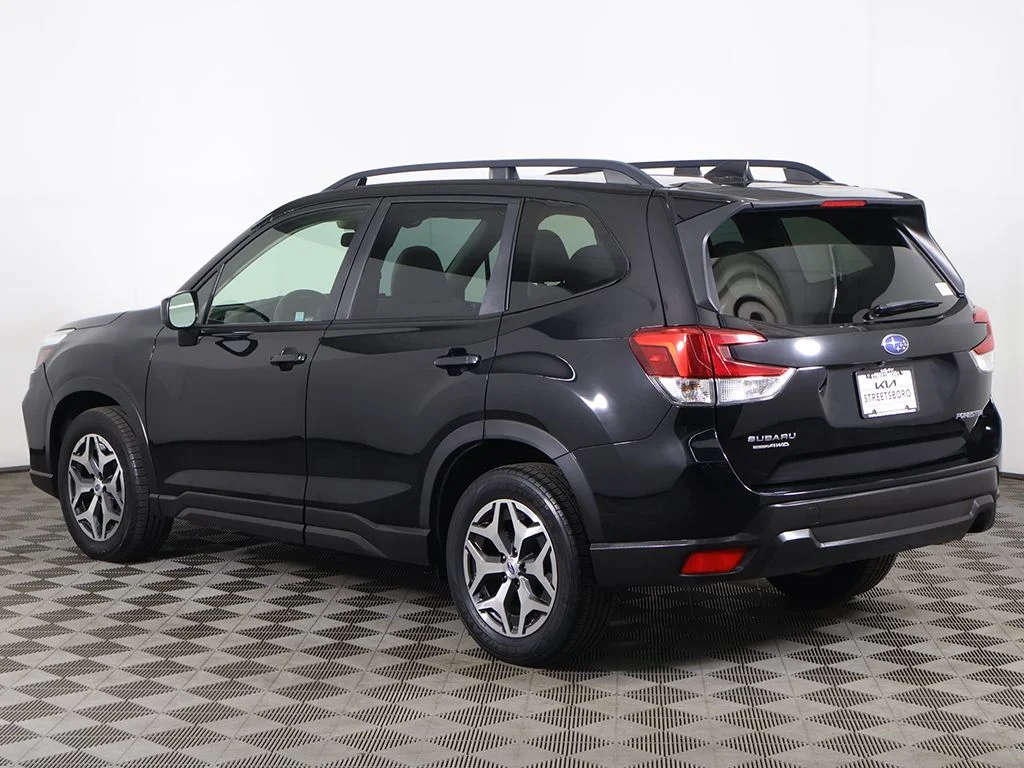 Used 2021 Black Subaru Premium image 9