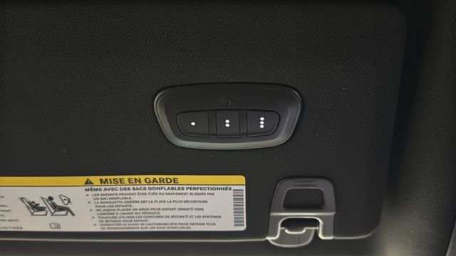Used 2024 Diamond Black Crystal Pearlcoat Jeep Limited image 32