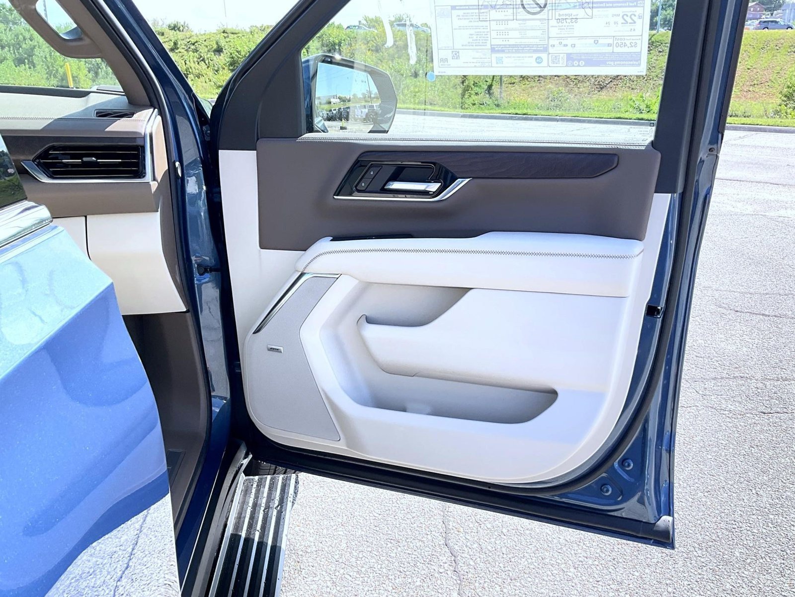 2026 GMC Yukon XL Denali - Photo 16