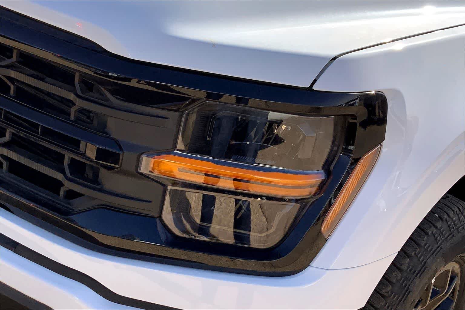 New 2026 Oxford White Ford XLT image 13