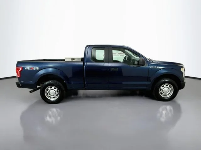 Used 2015 Blue Ford XL image 8
