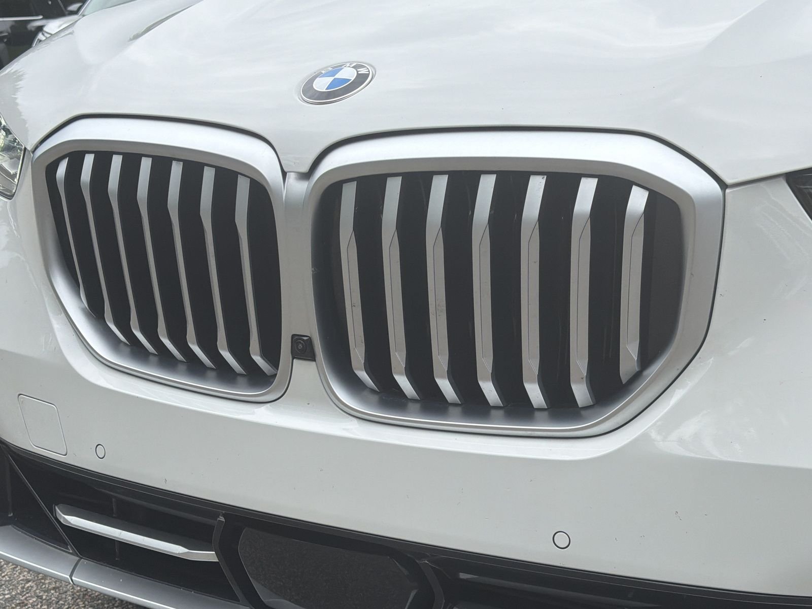 Used 2026 White BMW xDrive40i image 39