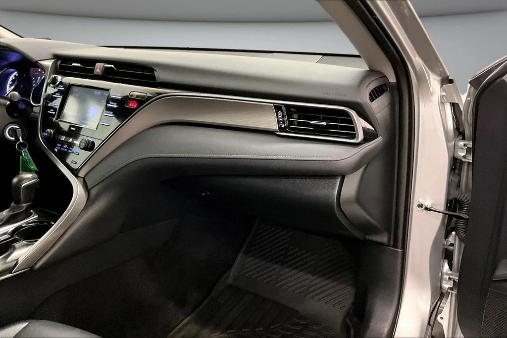Used 2020 Silver Toyota SE image 26