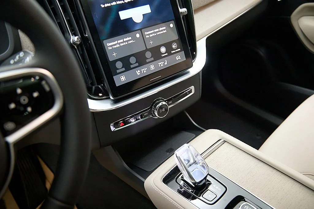 New 2026 Vapour Grey Volvo Plus image 15