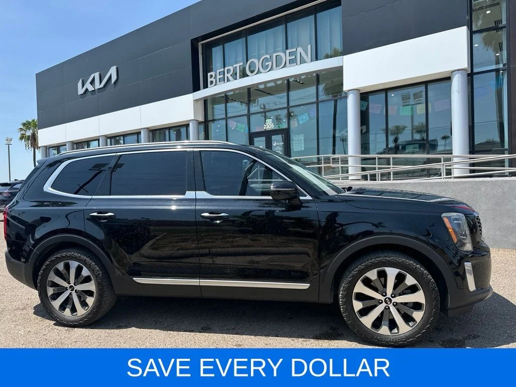 Used 2021 Black Kia S image 4