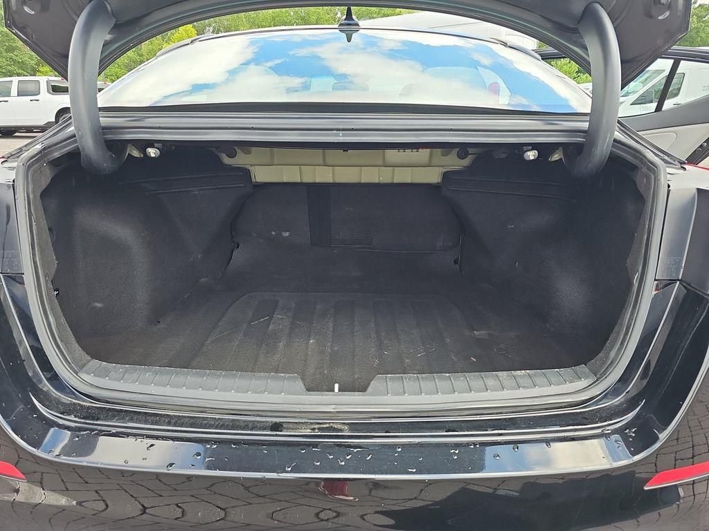 Used 2015 Black Kia LX image 12