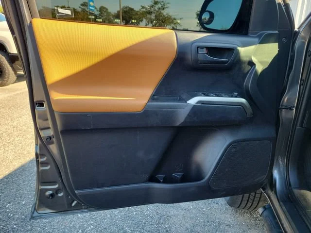 2020 Toyota Tacoma SR5 - Photo 21