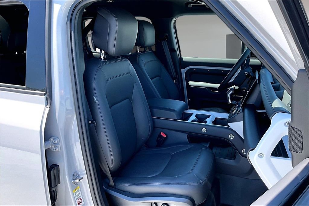 New 2026 BORASCO GREY Land Rover X-Dynamic SE image 11