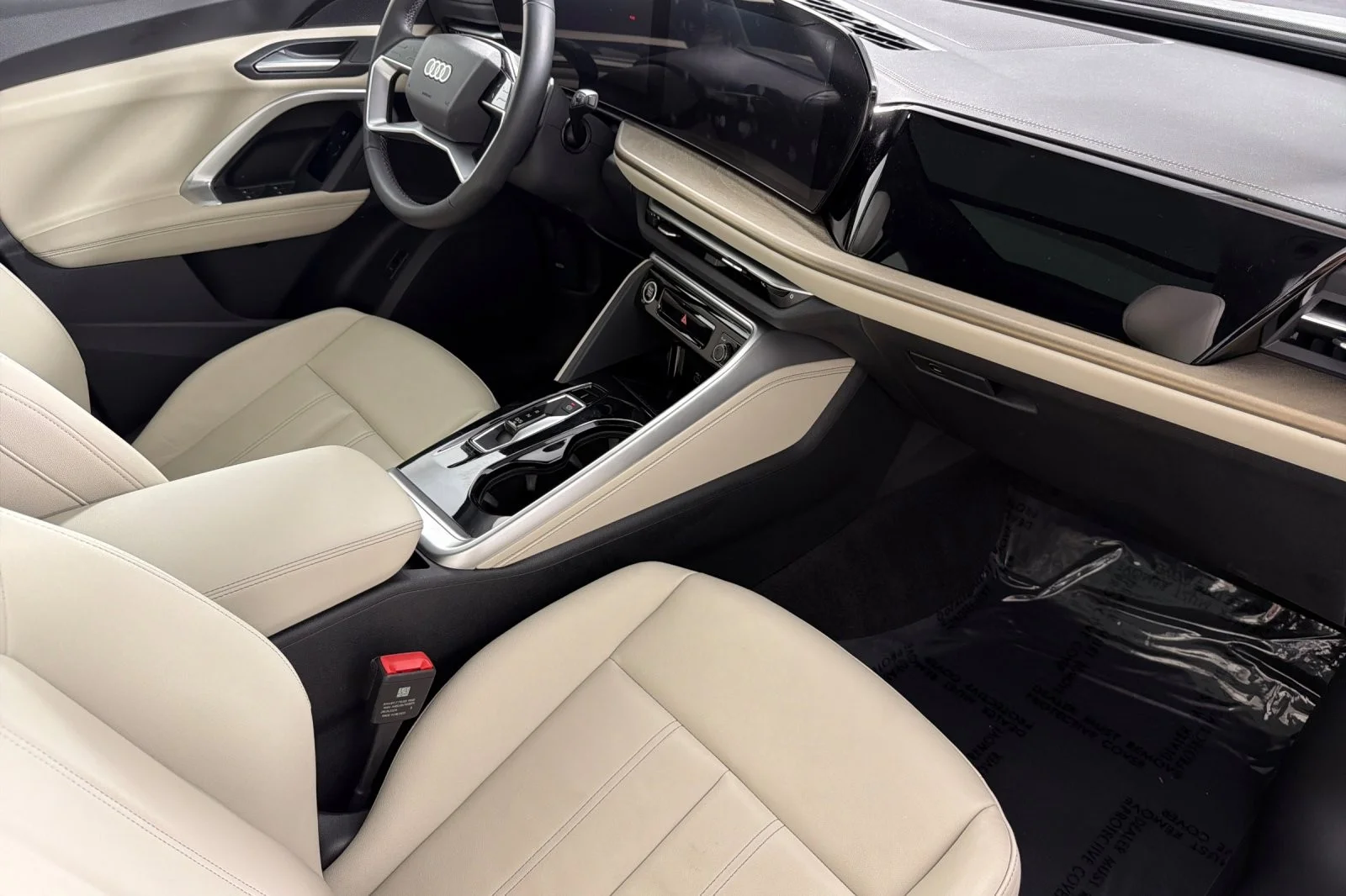 Used 2025 Glacier White Metallic Audi Premium 2.0 TFSI quattro image 15