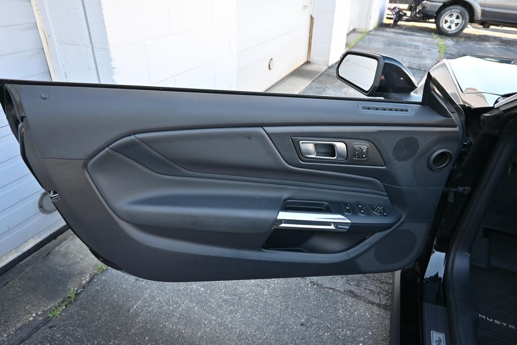 Used 2025 Shadow Black Ford GT Premium image 21