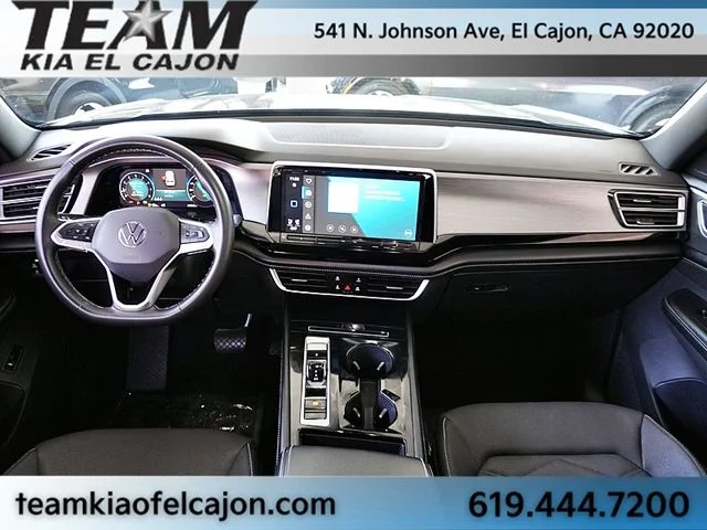 Used 2024  Volkswagen 2.0T SE w/Technology image 18