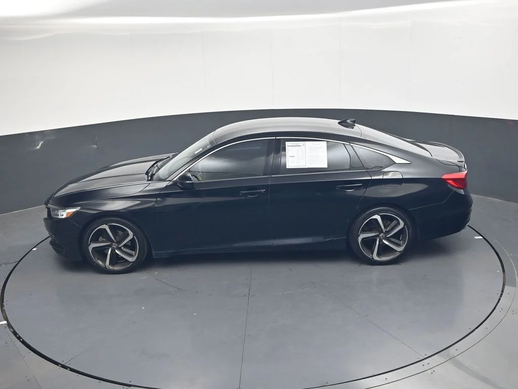 Used 2018  Honda Sport image 35