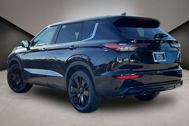 New 2026 Black Mitsubishi LE image 3