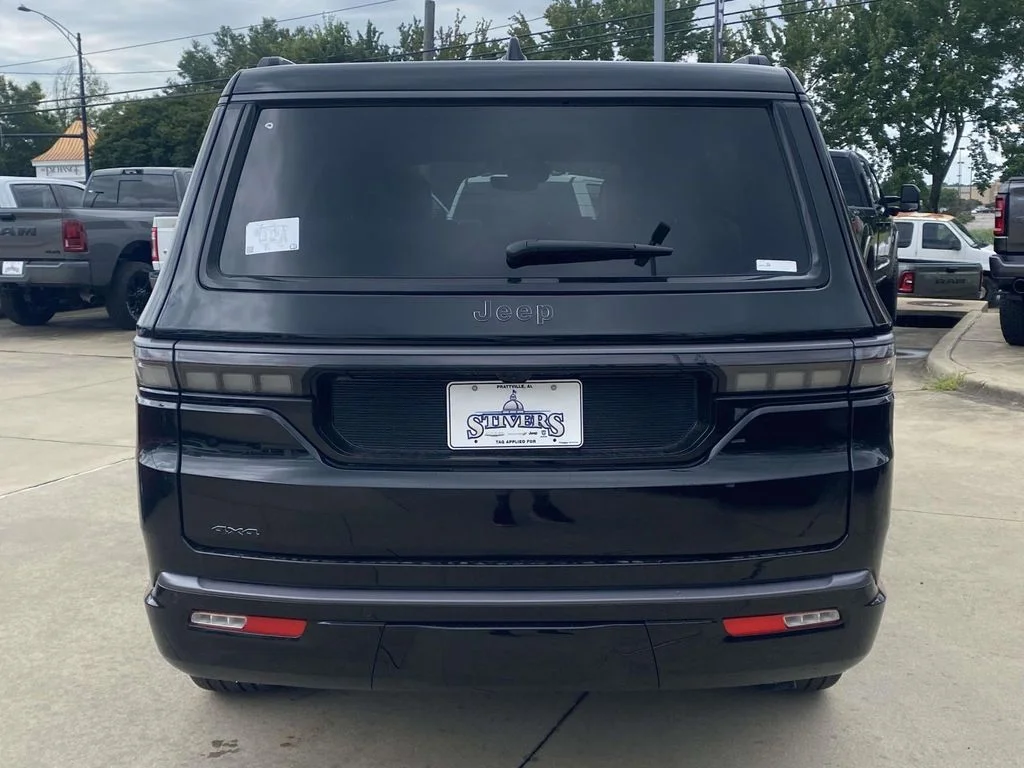 New 2026 High Gloss Black Exterior Paint Jeep Limited Reserve image 6