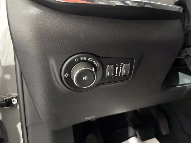 Used 2022 Gray Jeep Limited image 19