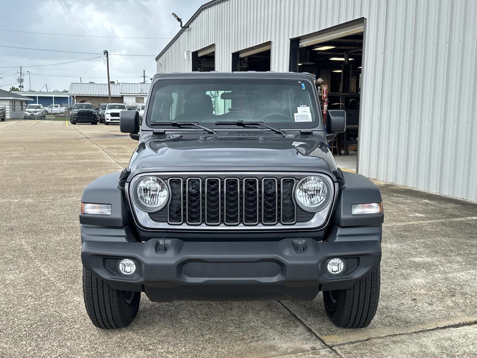 New 2026 Granite Crystal Metallic Clearcoat Jeep Sport image 2