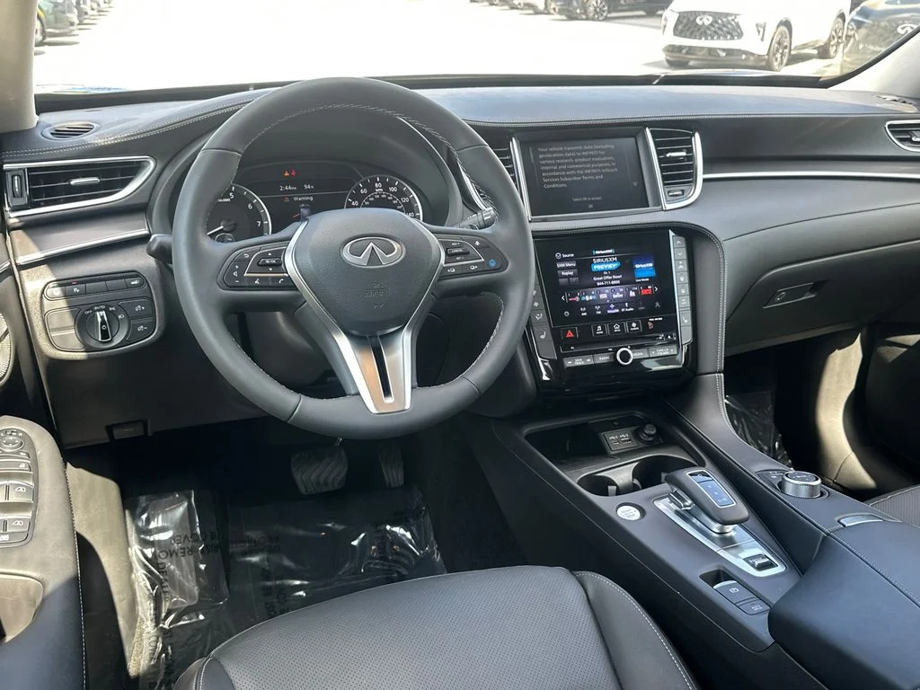 Certified Used 2024 Blue INFINITI LUXE image 19