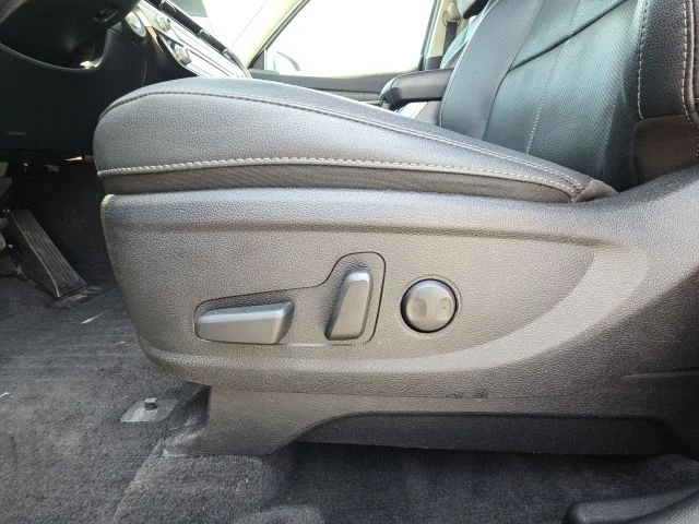 Used 2025 Silver Kia EX image 24