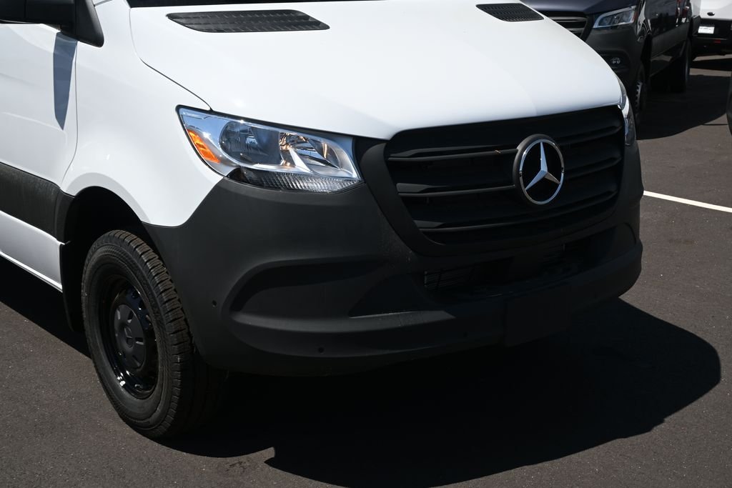 New 2026 Arctic White Mercedes-Benz Cargo 170 WB image 31