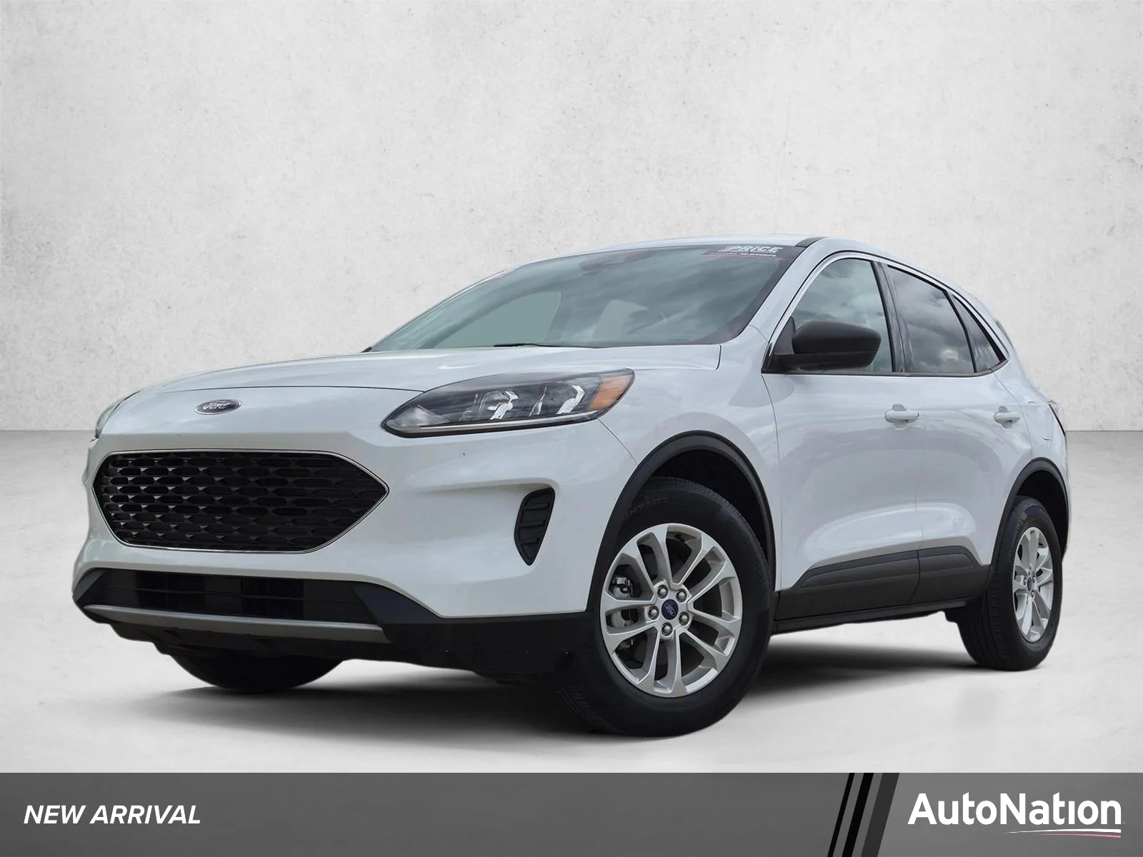Used 2022 Oxford White Ford SE Hybrid image 1