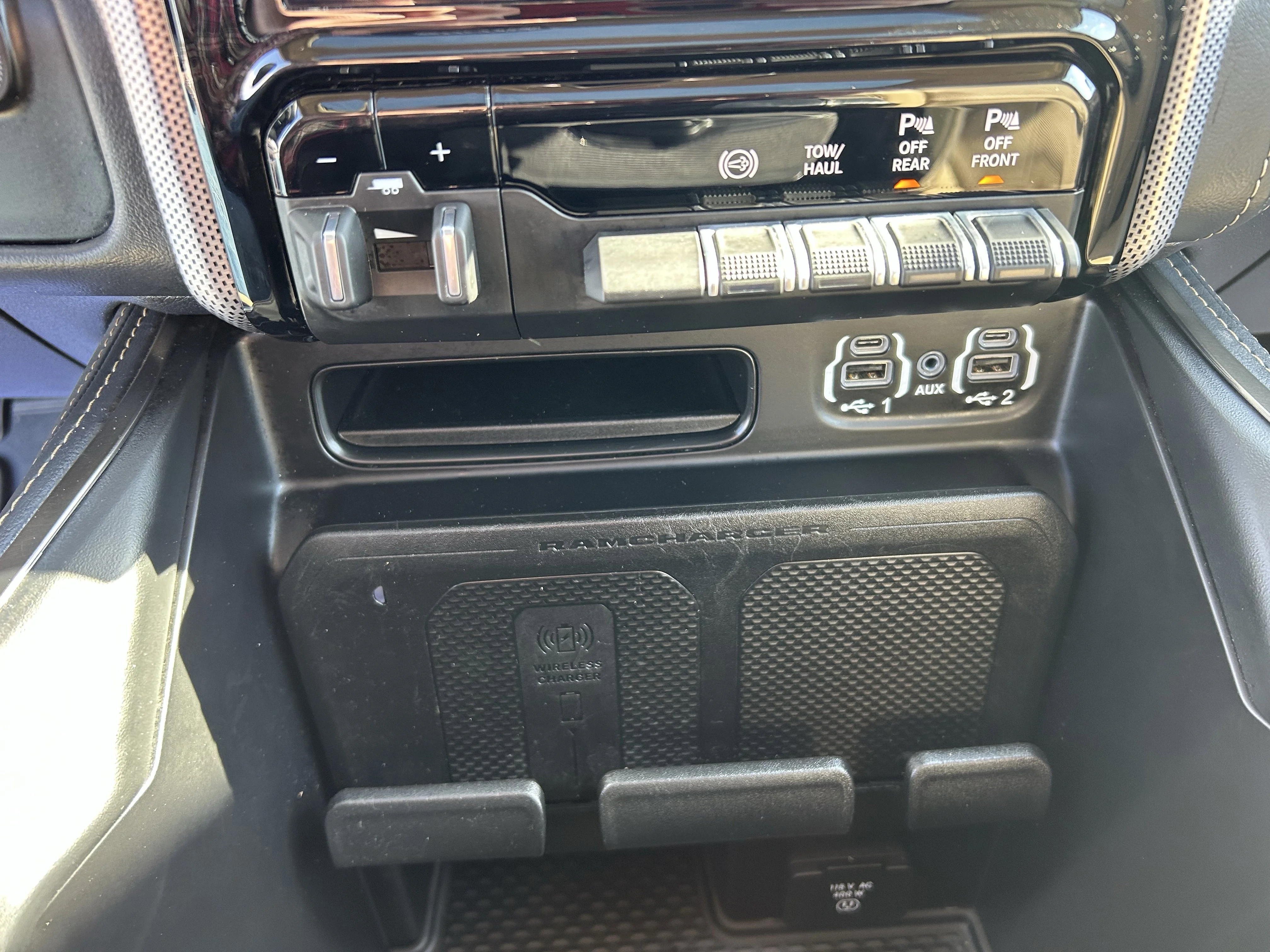 Used 2022 Billet Silver Metallic Clearcoat Ram Limited image 17