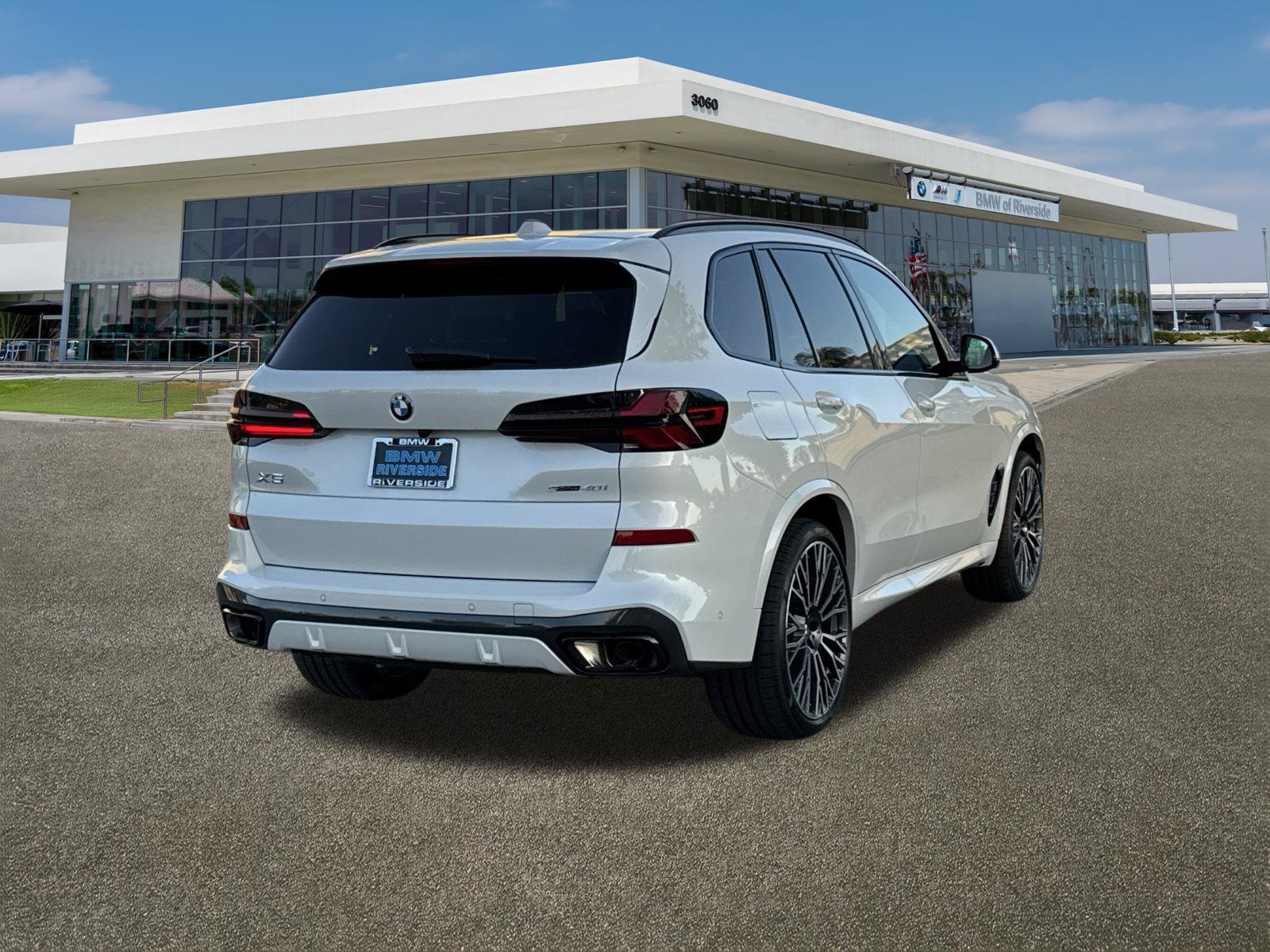 New 2026 Mineral White Metallic BMW sDrive40i image 9