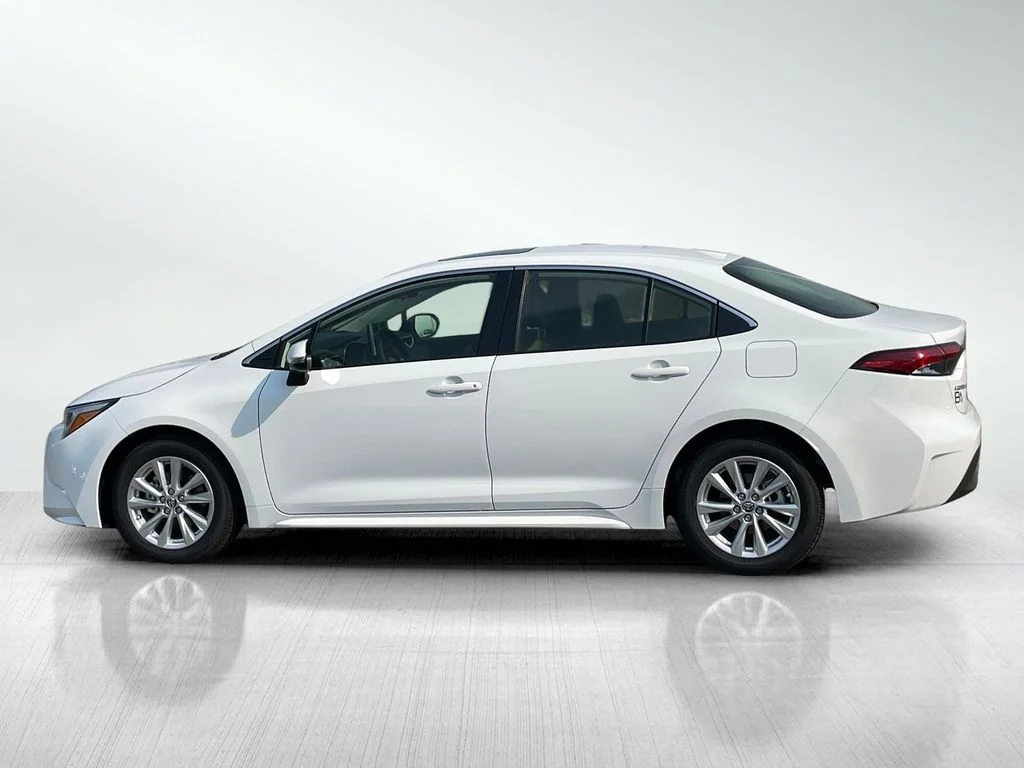 New 2026 Ice Cap Toyota Hybrid XLE image 6
