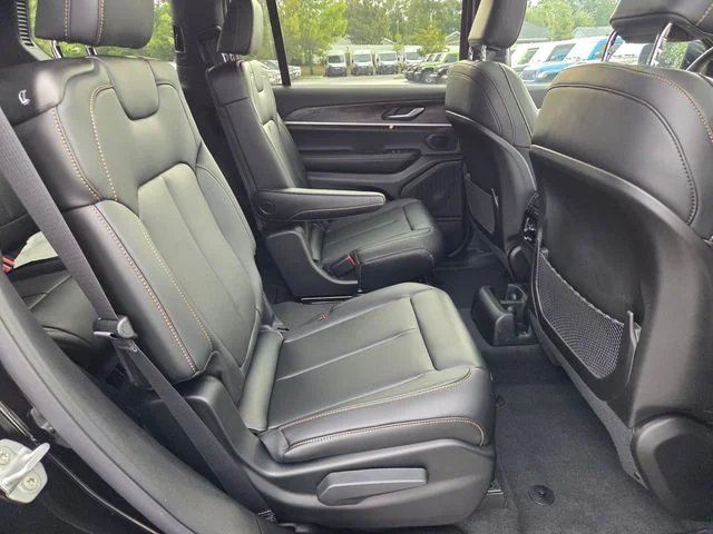 New 2026 Diamond Black Crystal Pearl-Coat Exterior Paint Jeep 85th Anniversary Edition image 14