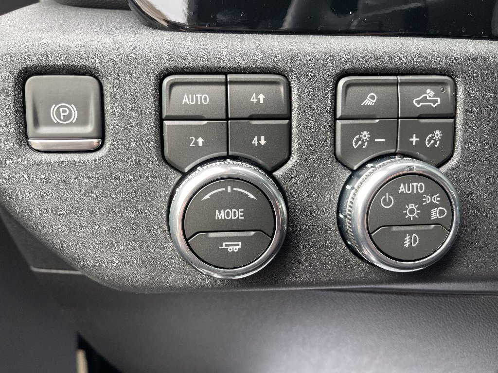 New 2026 Onyx Black GMC Elevation image 30