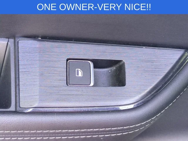 Used 2023 White Nissan Platinum image 31
