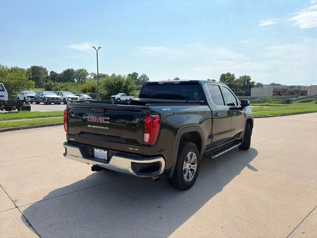 Used 2020 Black GMC SLE image 5