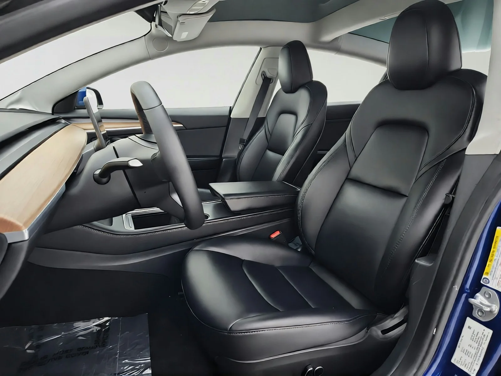 Used 2023 Deep Blue Metallic Tesla SEDAN image 17