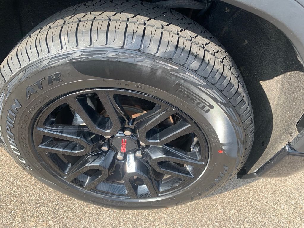 Used 2020 Black GMC Elevation image 32