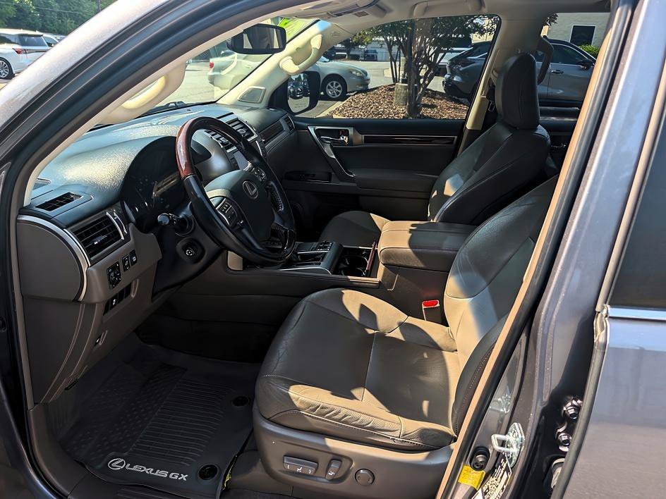 Used 2019 Gray Pearl Lexus 460 image 10