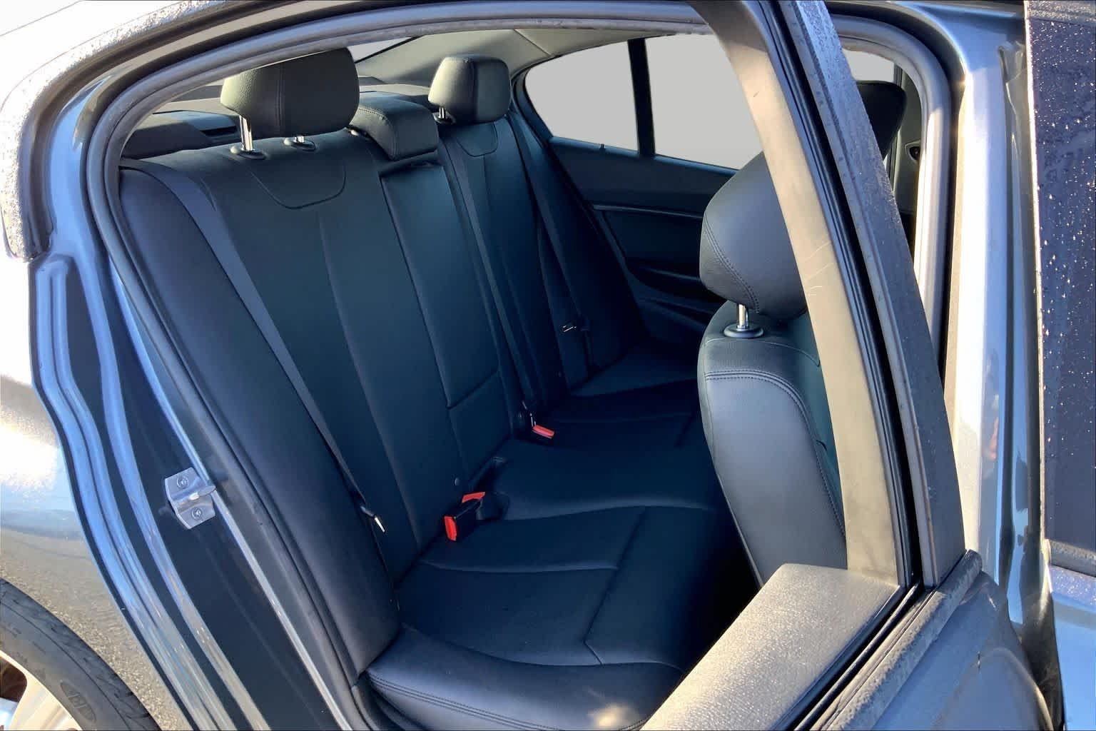 Used 2015 Black Sapphire Metallic BMW 320i image 20