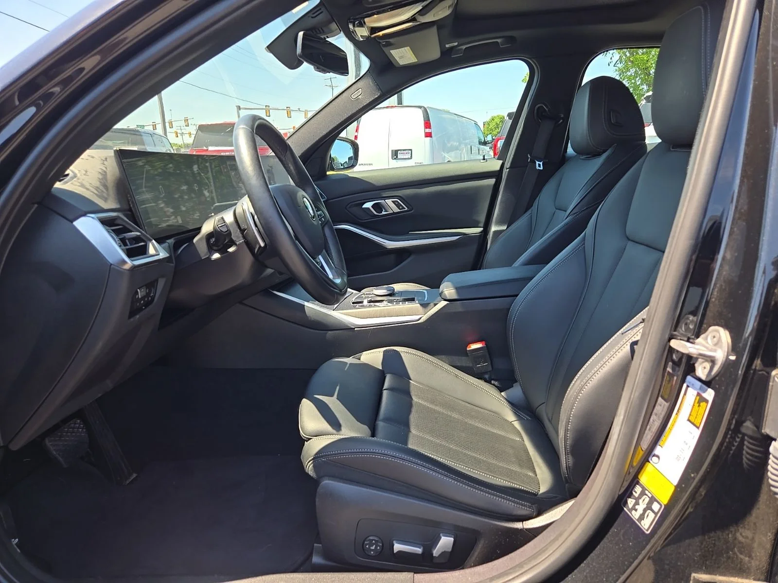 Used 2023 Black BMW 330i xDrive image 9