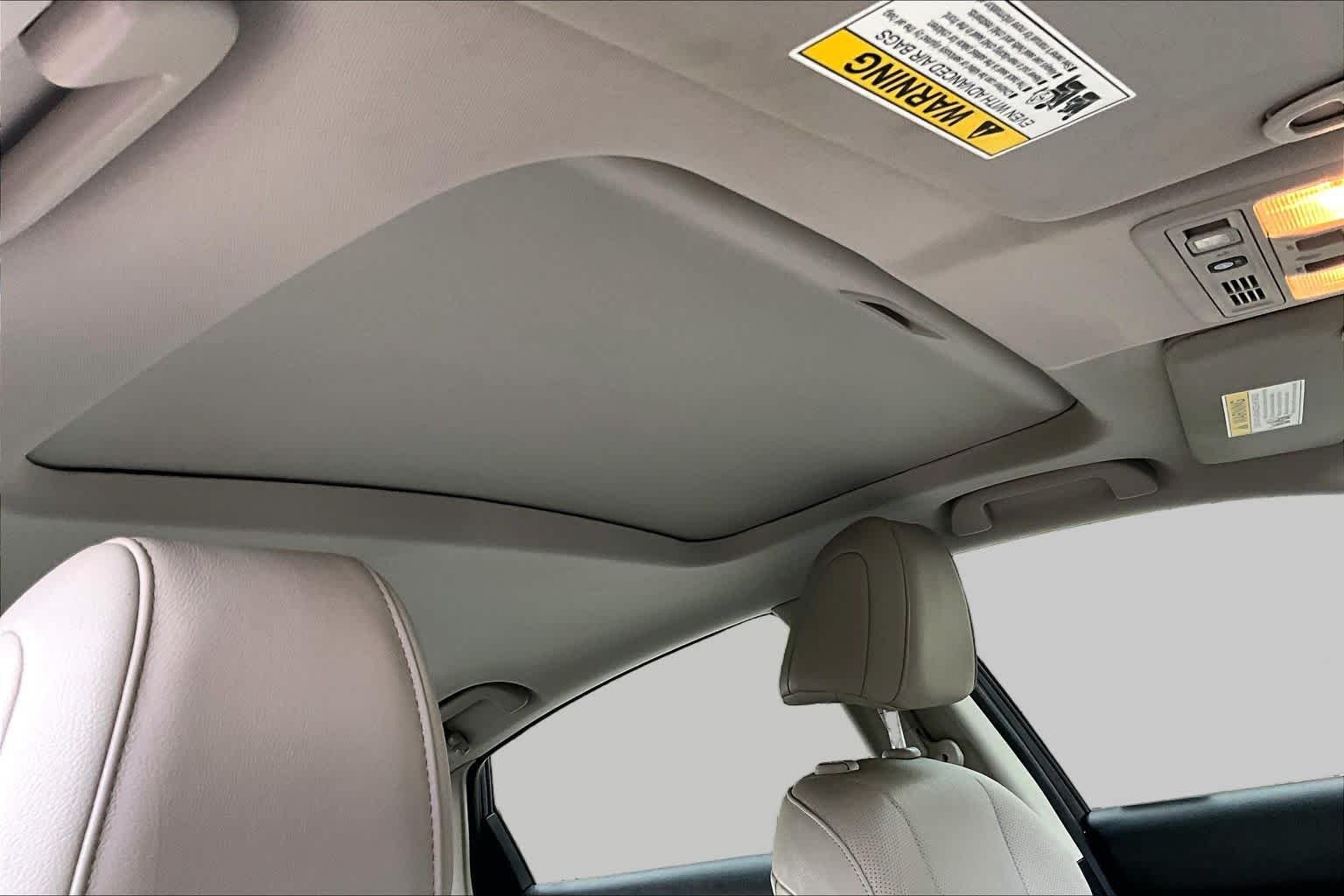 Used 2020 Cosmic Blue Metallic Honda Touring image 14