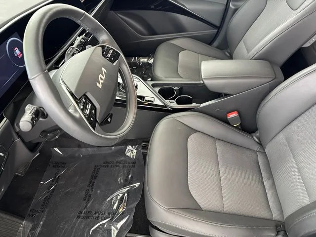 Used 2023 Gray Kia Wind image 22