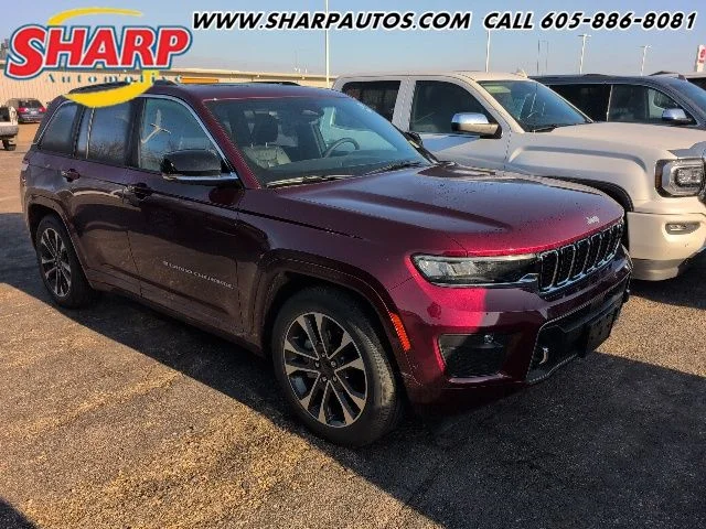 2024 Jeep Grand Cherokee Overland 4x4's photo