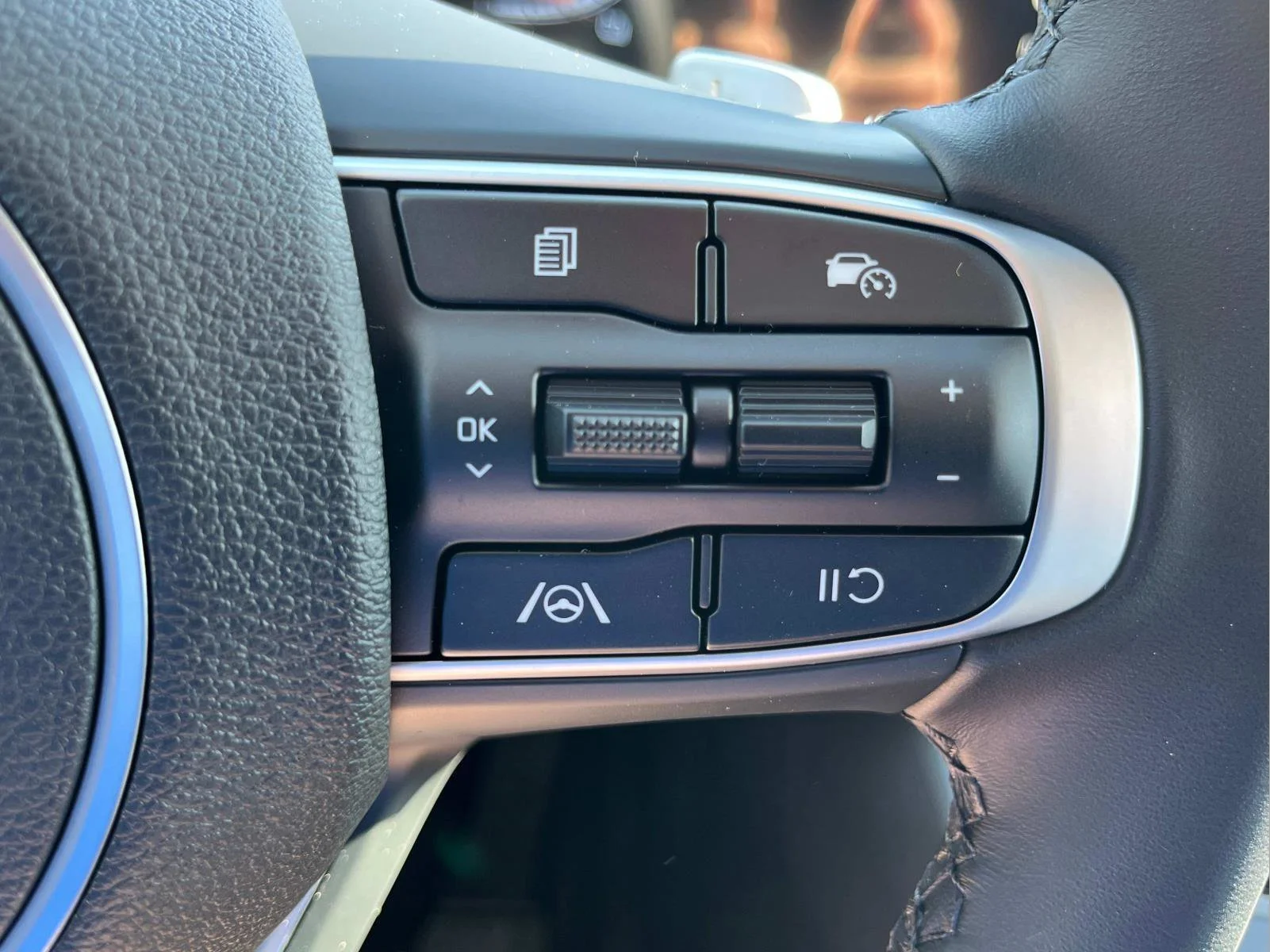 2025 Kia Sportage EX Hybrid - Photo 28
