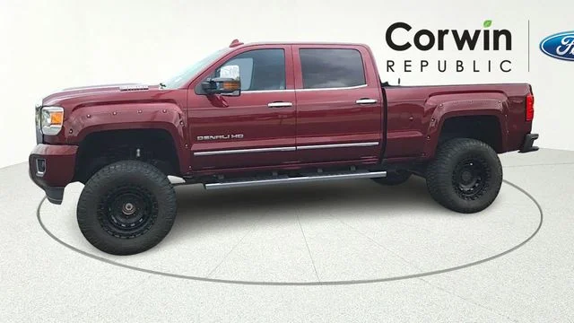 Used 2017 Deep Garnet Metallic GMC Denali image 4