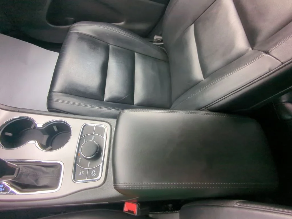 Used 2020 Gray Jeep Limited image 22