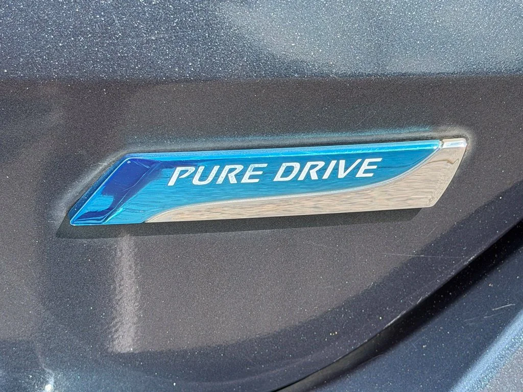 Used 2014 Blue Nissan S image 27