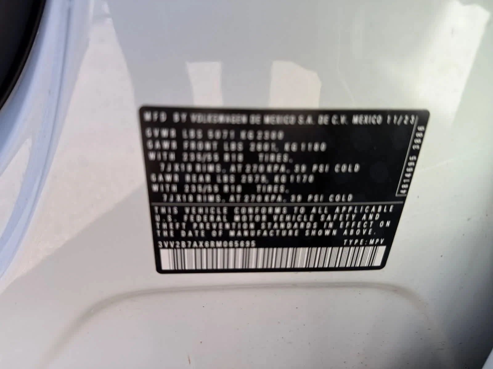 Used 2024 Pure White Volkswagen SE image 25